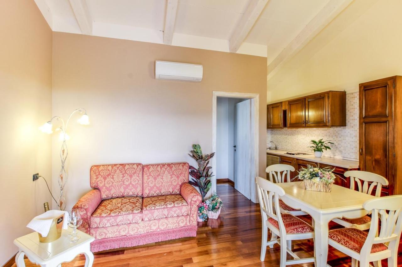 Residence Villa Il Casale - Appartamenti Wellness E Piscina Riscaldata Tovo San Giacomo Exteriör bild