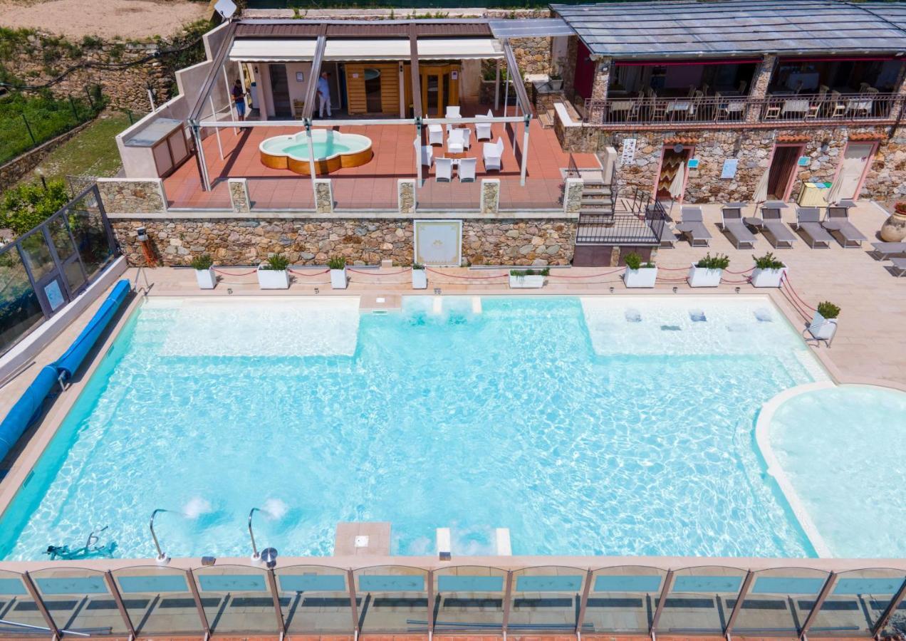 Residence Villa Il Casale - Appartamenti Wellness E Piscina Riscaldata Tovo San Giacomo Exteriör bild