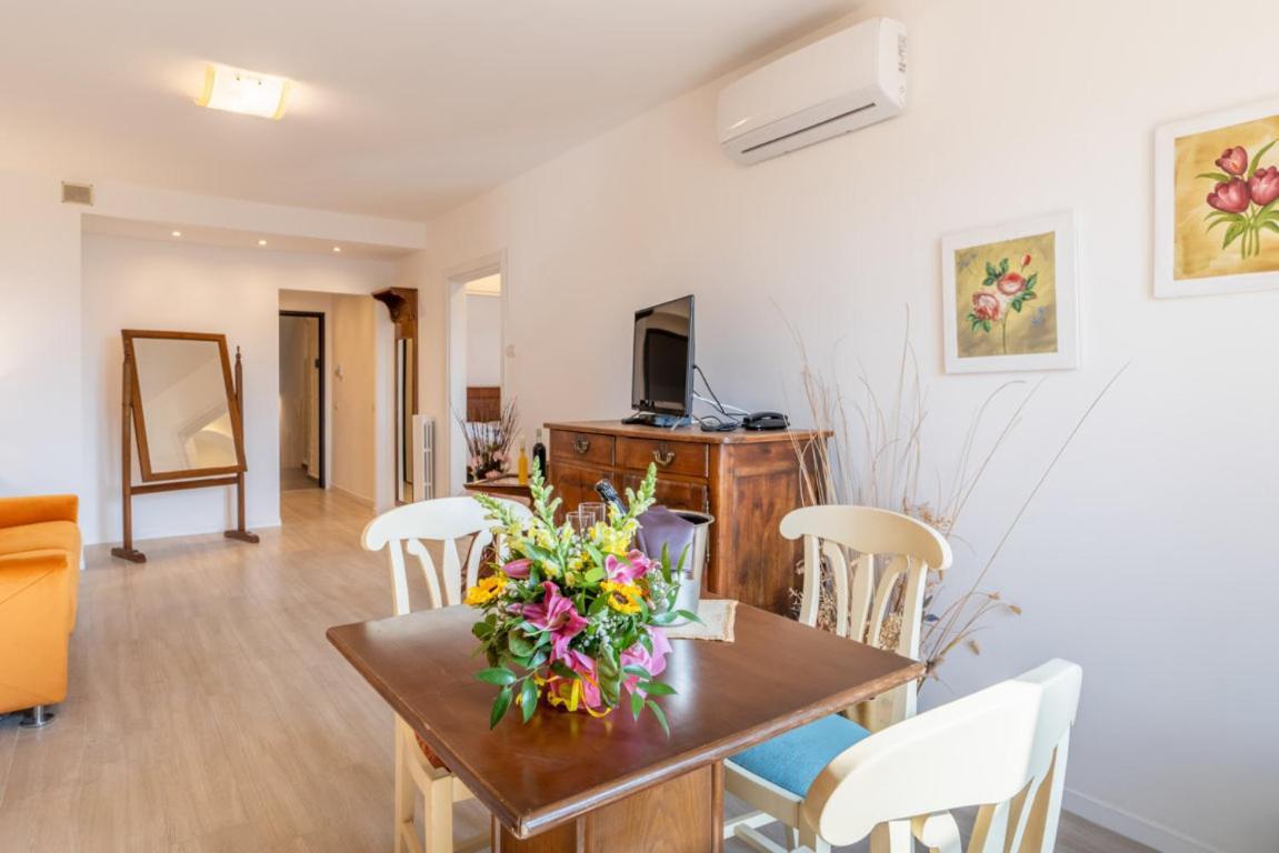 Residence Villa Il Casale - Appartamenti Wellness E Piscina Riscaldata Tovo San Giacomo Exteriör bild