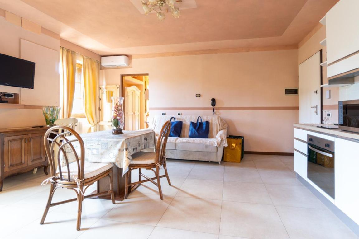 Residence Villa Il Casale - Appartamenti Wellness E Piscina Riscaldata Tovo San Giacomo Exteriör bild